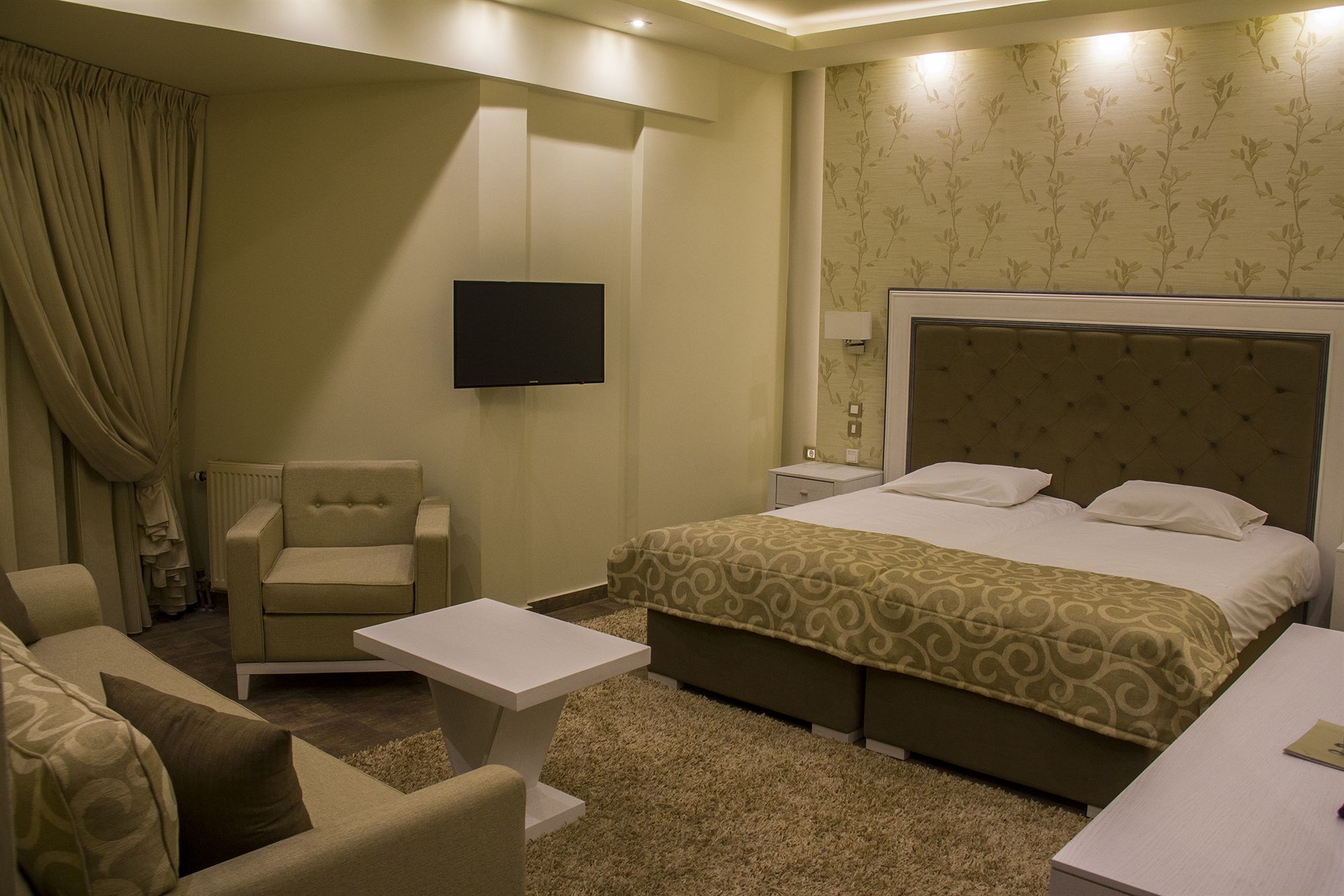 Mytilíni Heliotrope Hotels מראה חיצוני תמונה